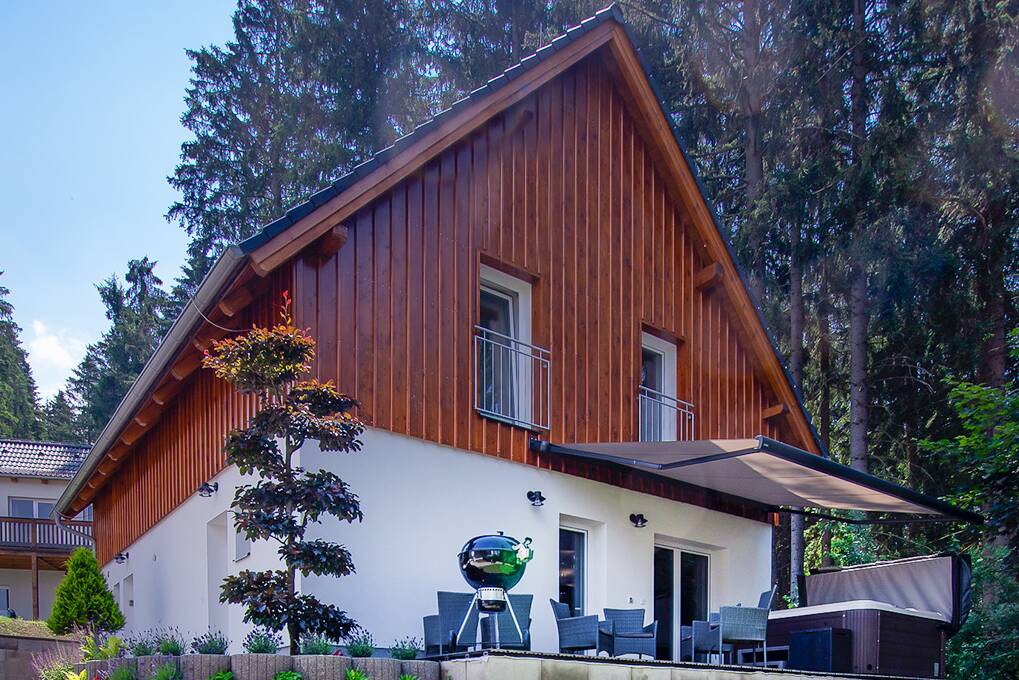 Das luxuriöse und moderne Haus Lukas mit einem Privat-Whirlpool und Blick auf den Lipno-See Lipno Club